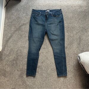 Levi’s mid-rise skinny jeans
